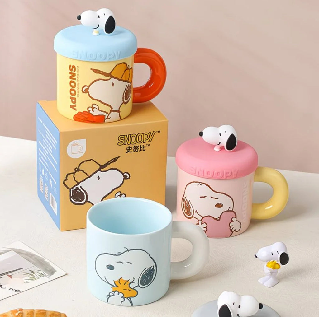 Tazas con tapa Snoopy
