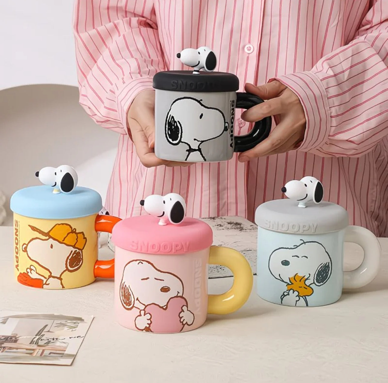 Tazas con tapa Snoopy